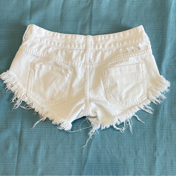 Billabong Laneway Cutoffs White Denim Size 3 - Picture 2 of 8